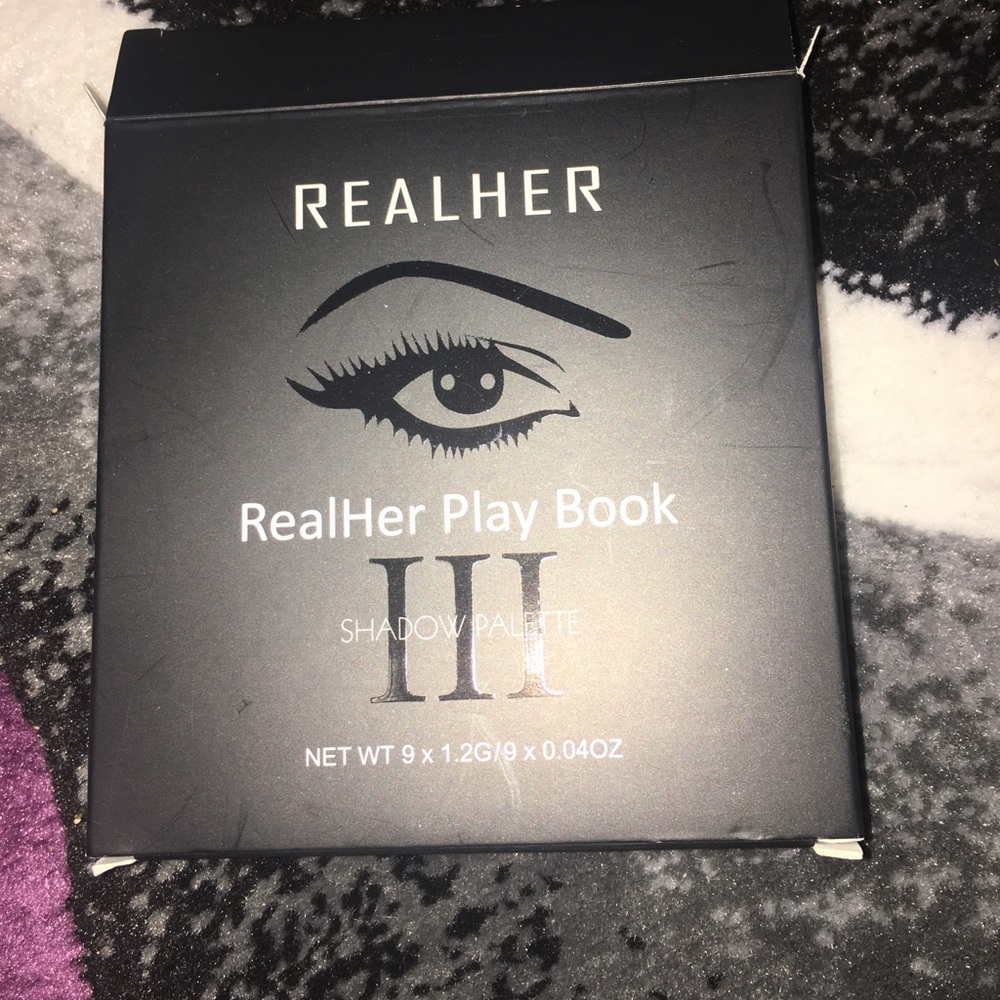 RealHer Eyeshadow Palette